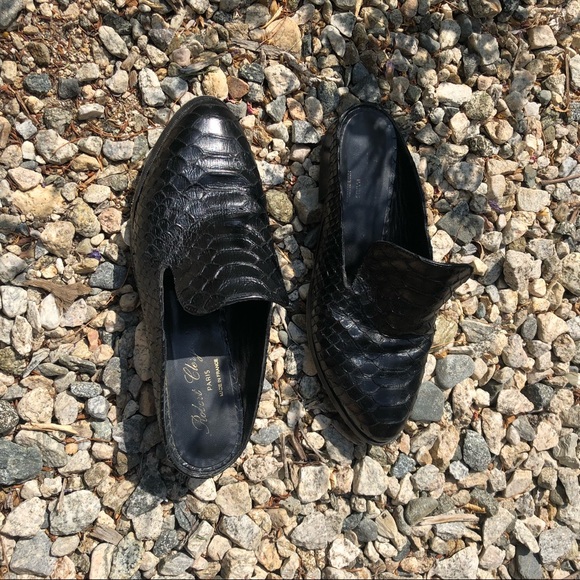 Robert Clergerie Alligator Skin Closed Toe Mule - Picture 7 of 10